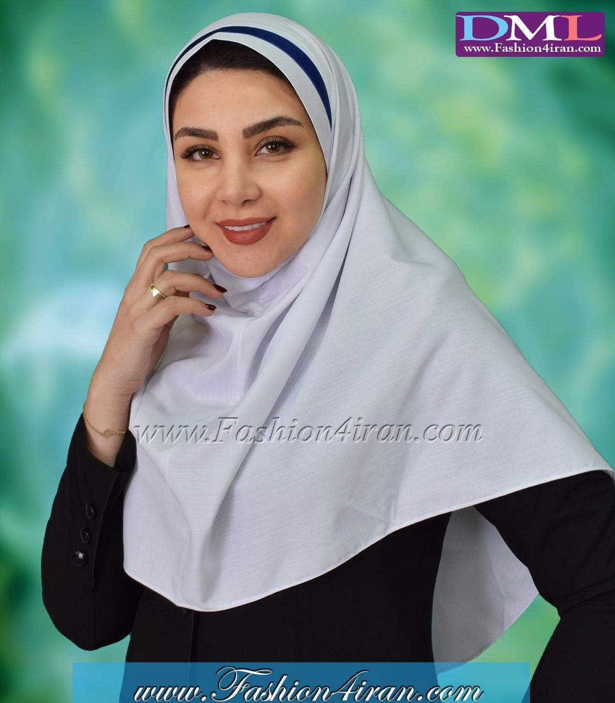 مقنعه سفید با تل آبی