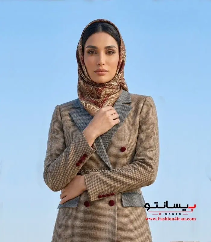 کت‌ شلوار پیردوپل نسکافه‌ای با خرجکار طوسی کد 508 نمای نزدیک